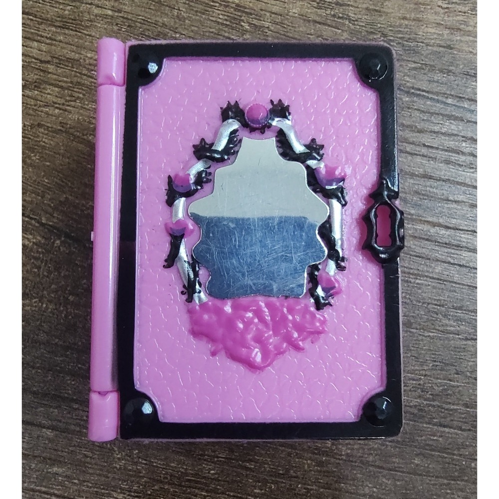 Ever After High Briar Beauty Book & Key Legacy Day Pink Replacement Accessories